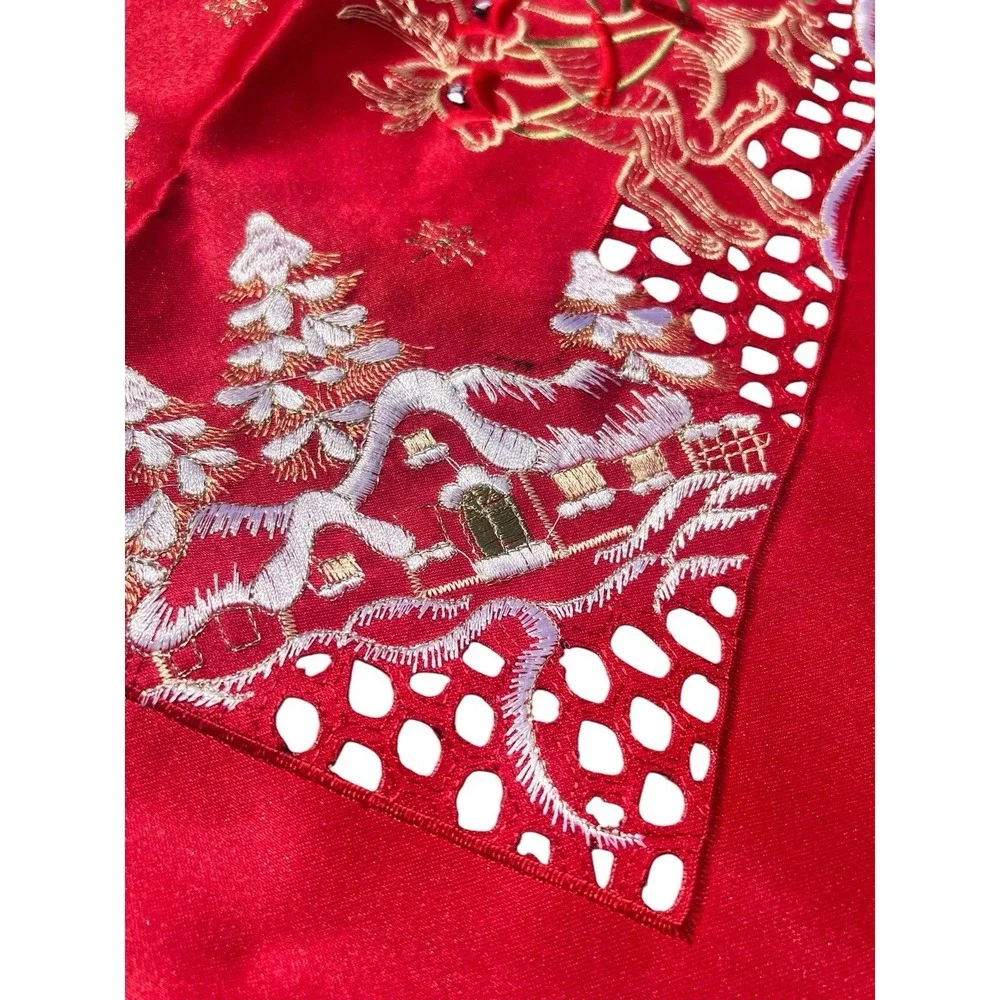 Vtg Red Square Embroidered Santa Sleigh Tablecloth Cutout Scallop‎ Edges 33